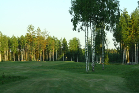 Näkymä Käkigolfin vitosen viheriön suuntaan