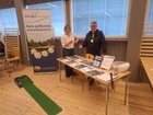 KäkiGolfin hyvinvointilähettiläät Marjaana ja Jouko